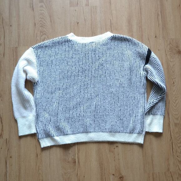 Bobeau Sweater Size XL - Picture 4 of 4